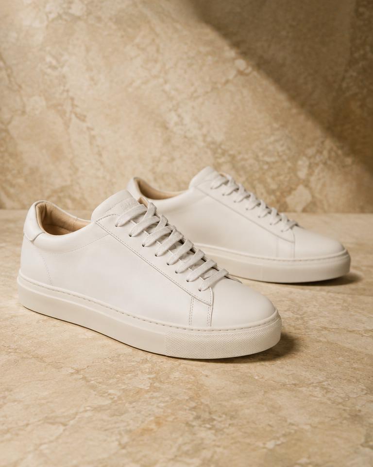 Witte leren sneakers